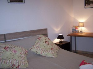 chambres-hotes-familiale-piscine-ariege-pyrenees-mirepoix-montsegur