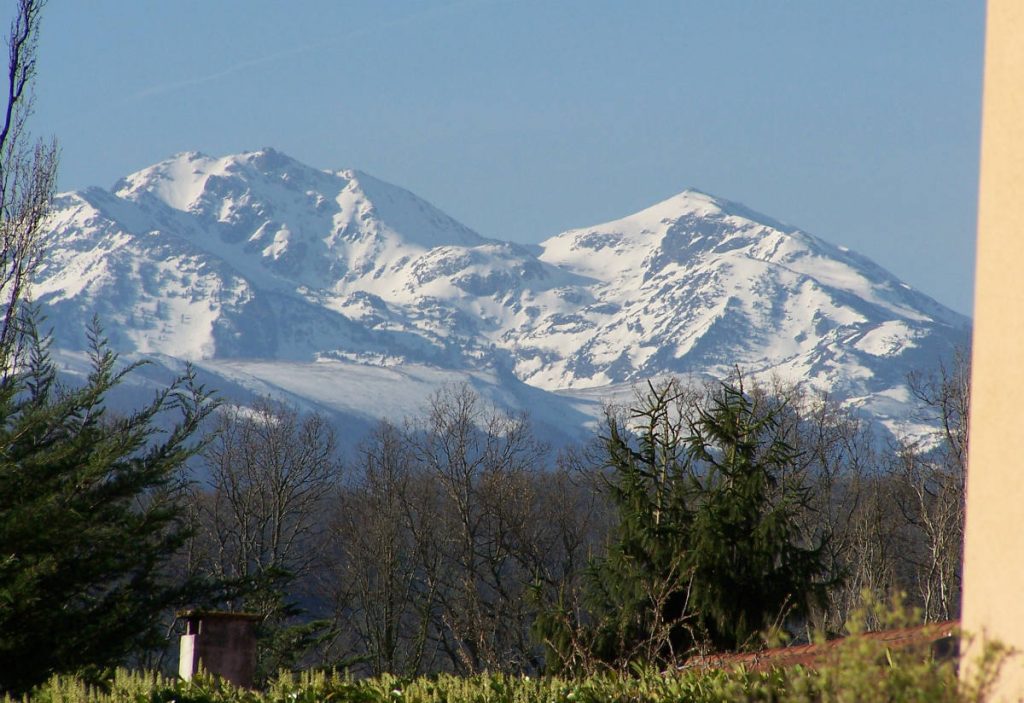 Location grand gîte en Ariège Pyrénées avec piscine "Aux 4 saisons