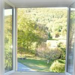 Petit gîte avec piscine en Ariège Pyrénées. Espaces verts "Aux 4 Saisons"