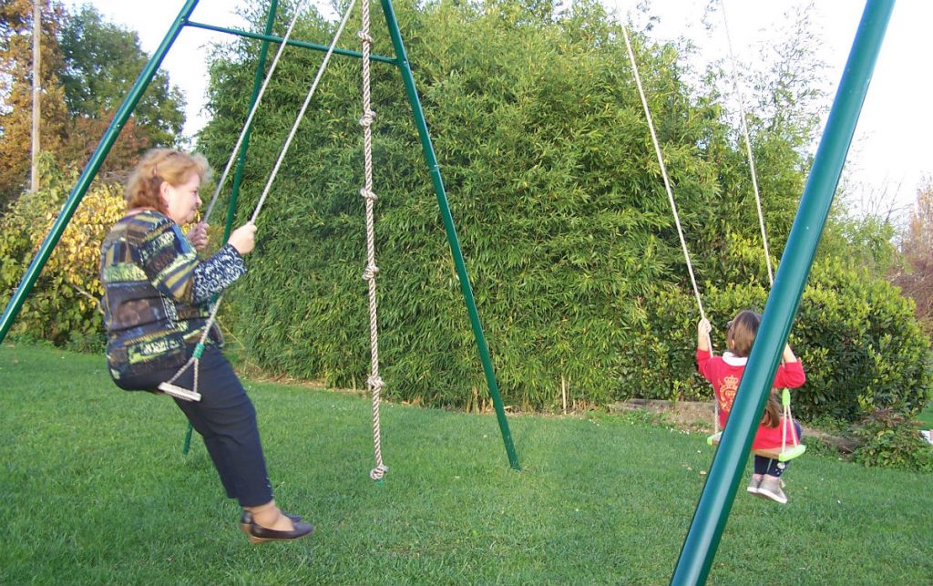 Jeux enfants "aux 4 saisons" location grand gîte en Ariège Pyrénées